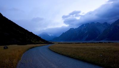Gravel Road to Mt Cook
