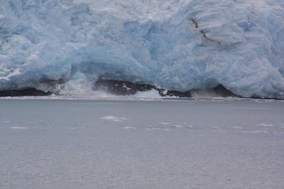 Ice falling in the fjord