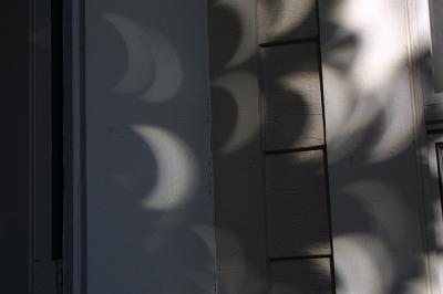 Natural reflexion of the light during the last partial eclipse in California (2002)