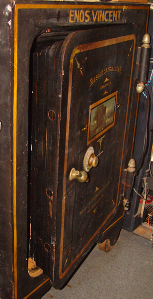 <b>Safe and Unsecure</b><br>kudbegud