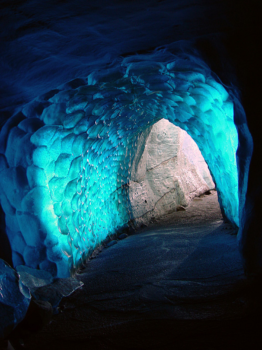 Glacial Cave<br><font size=1>by MFC</font></p>