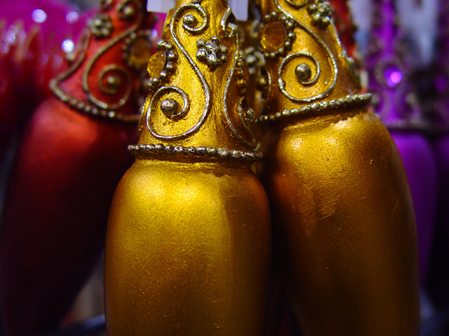 <b>Richly Adorned</b><br><font size=2>by Nee</font>