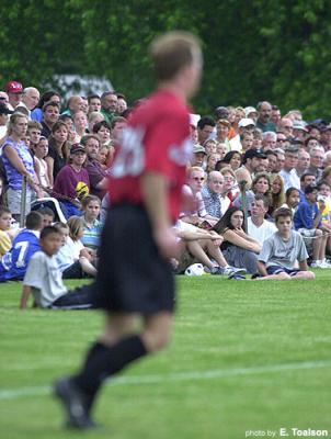 An intimate crowd watches at the Schwaben Center