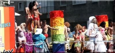 u12/tommili/medium/38216693.Prideparade.jpg