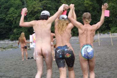 Barebums run for fund raising, Wreck Beach