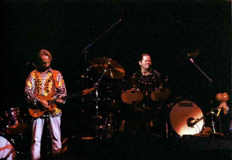 monkees2concert09.jpg