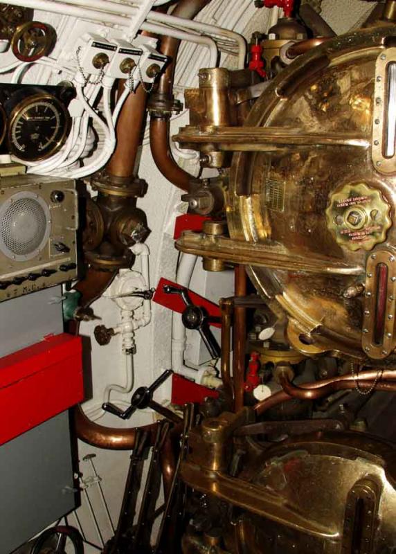 forward torpedo hatch