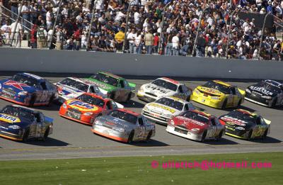 Daytona500-2002_Racing2.jpg