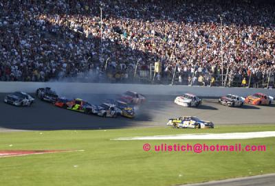 Daytona500-2002_RacingCrash.jpg