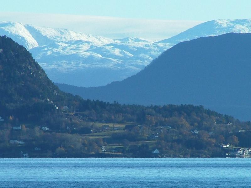 Telephoto Glacier from Os