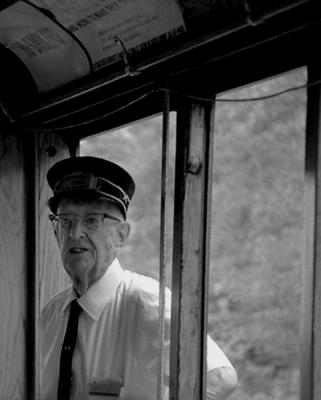 u12/vincebelford/medium/15971514.Mr.ConductorTrollyMuseumNet.jpg