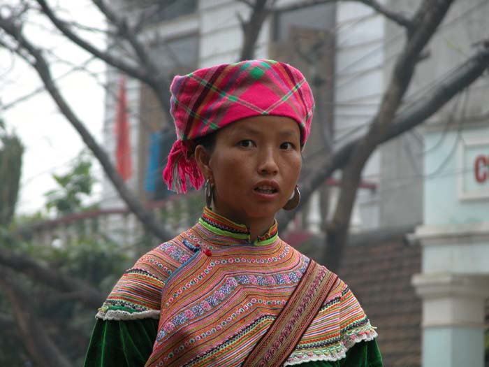 Flower-Hmong-woman.jpg