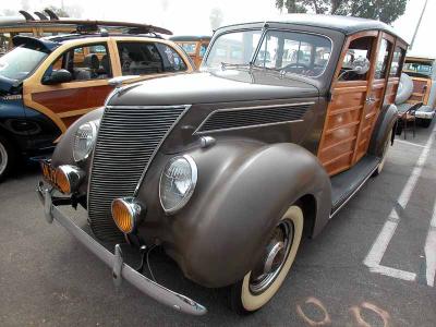 1937 Ford woodie
