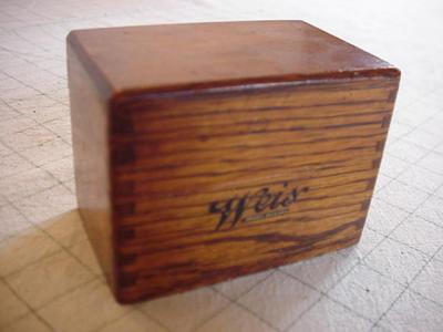 Weis Salesman Sample Oak Box 3.5in wide.jpg