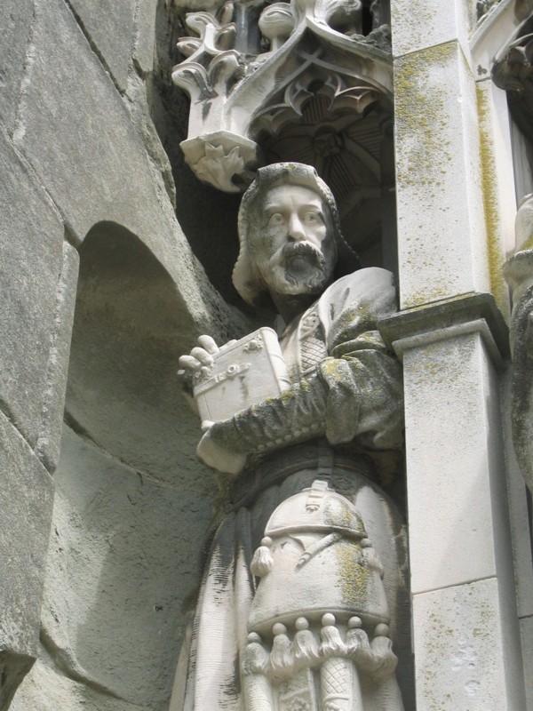Statue , cathdrale de Lausanne