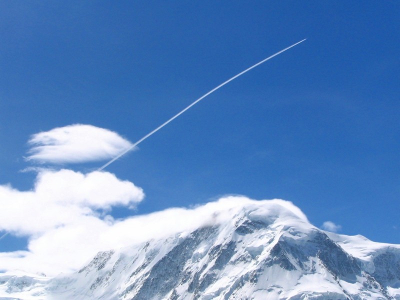 L'avion sur les alpes