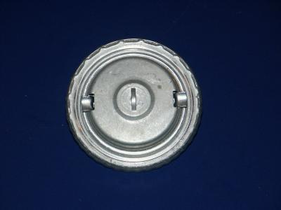 Blau 70mm Steel Finned Fuel Cap - Photo 2