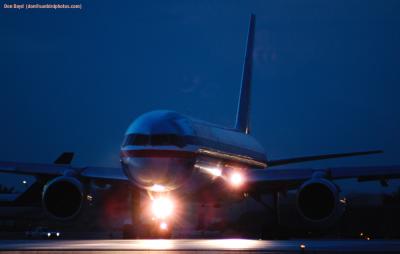 American Airlines B757-223 N690AA aviation stock photo