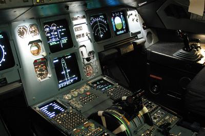lxr_320_cstqe_cockpit1.jpg