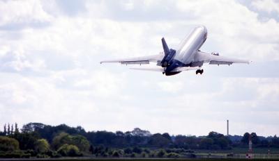 G-DPSP  MyTravel  DC-10 10  Climbing out of Manchester.jpg