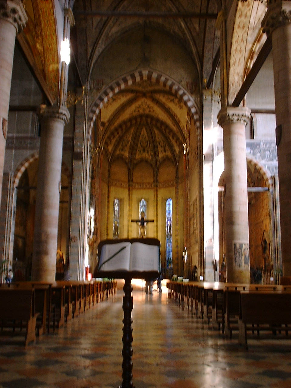 Sant Anastazia Nave