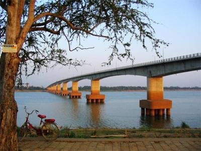 Mekong bridge Khampong Cham