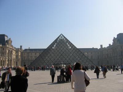 pyramid at the louvre