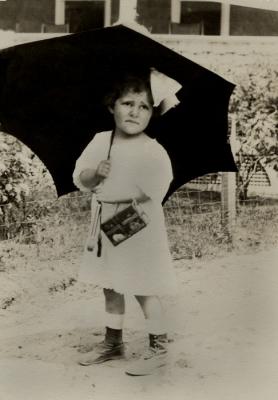 Ethel-umbrella.jpg