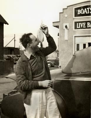 Leo,fish-1938.jpg