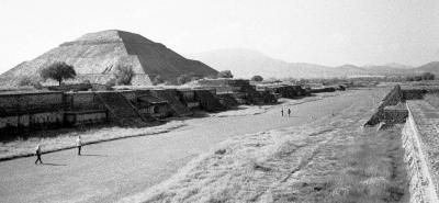 Calzada de los Muertos and Piramide del Sol