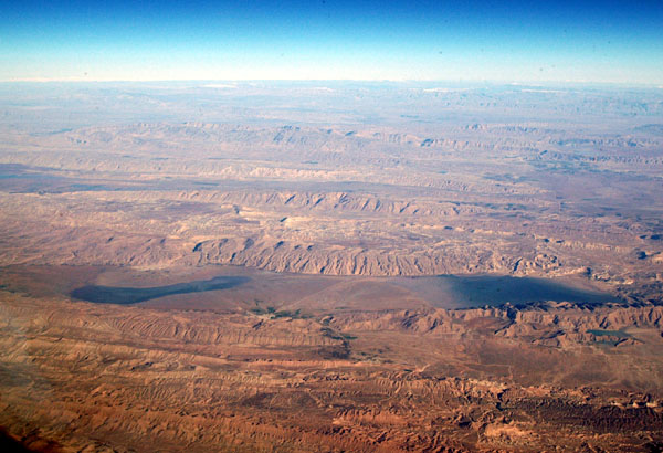 3 days of rain around the Gulf filled some dry lakebeds in southern Iran