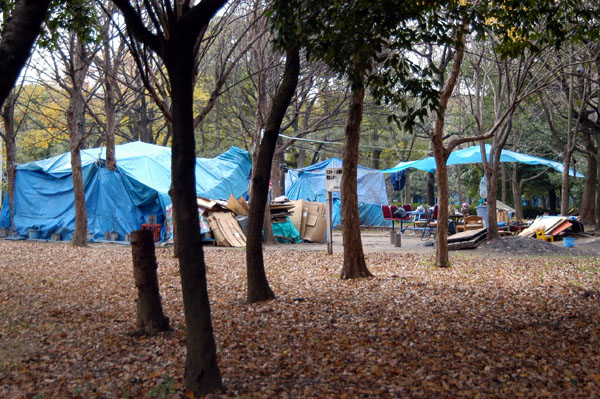 Squatter camps, Osaka Castle Park
