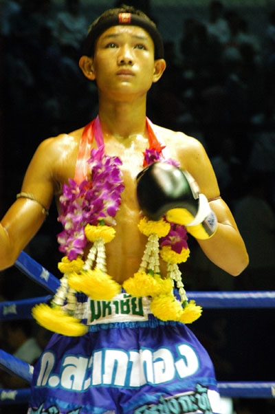 Event 4: Sakulthong Tor.Pornchai (red) vs Mahachai Gor.Sapaothong (blue)