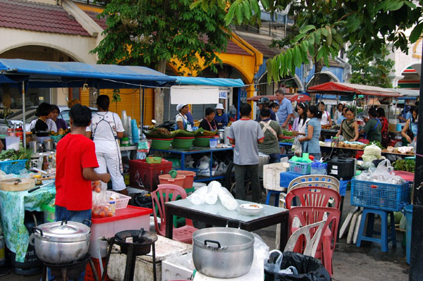 Sidewalk restaurants, Patong