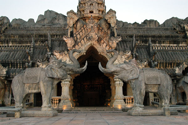 Palace of the Elephants Theater, Phuket FantaSea