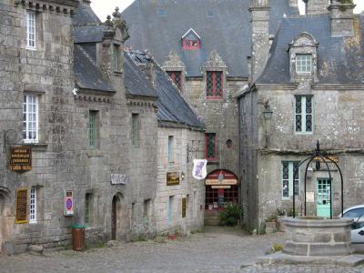 The central square of Locronan