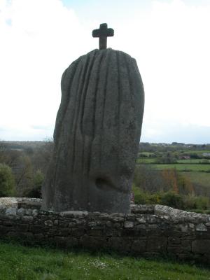 Menhir of St.-Uzec, from the back