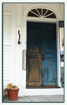 Blue door, Wiscasset (Maine)