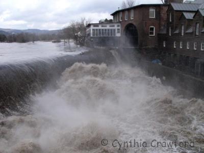 Quechee-waterfall from bridge