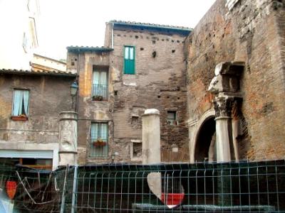 Dwellings built into an ancient Roman wall - near Campo de' Fiori