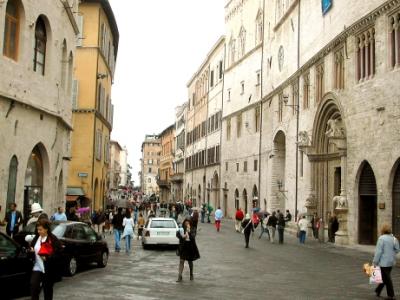 Corso Vannuci at the town center. On the right (foreground) is the Palazzo dei Priori, (1290's-1440's). Now it is a town hall.