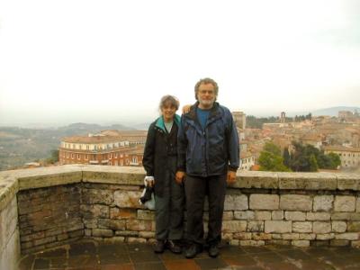 Judy and Richard on Piazza Italia. The lower part of Perugia is in the background.
