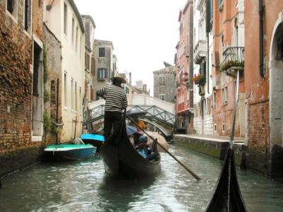 A canal as seen from from our gondola 1