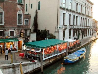 Closer view of the restaurant where we ate dinner on the Canale di Cannaregio. Photo taken from Ponte della Guglie.
