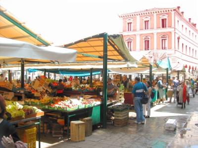 The produce market near the Rialto Bridge
