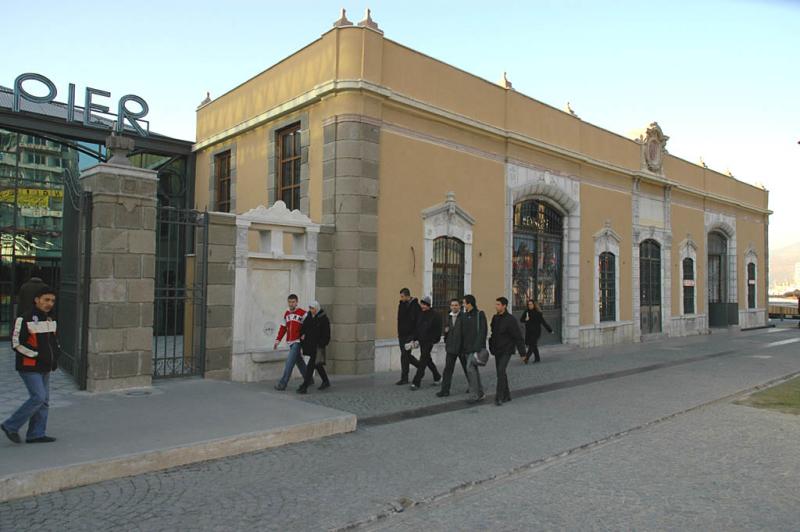 Izmir Konak Pier