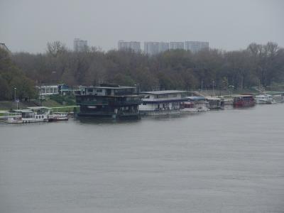 Floating cafe-restaurants