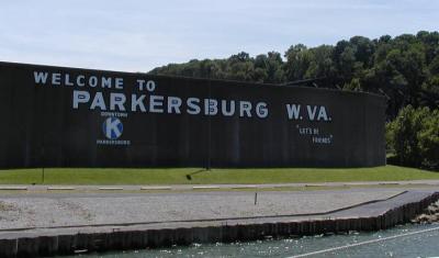 u13/fiwit/medium/3295298.parkersburgsign.jpg