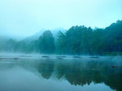 05684 New River Misty Morning 2