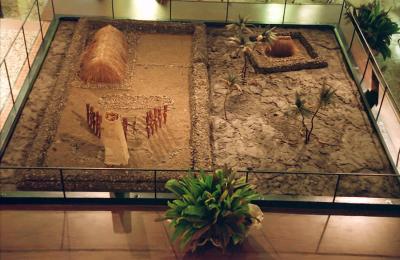 38N-27 A model of Hawaiian Heiau